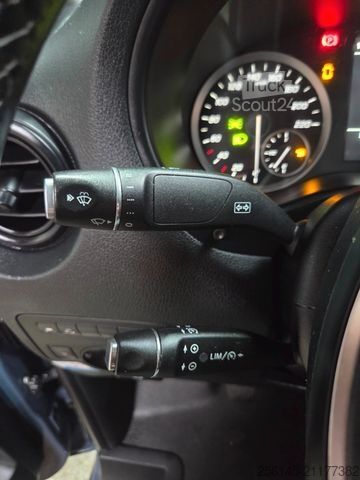Minibus MERCEDES-BENZ Vito Kasten 110  Kamera Tempom. Klima Tüv neu E6