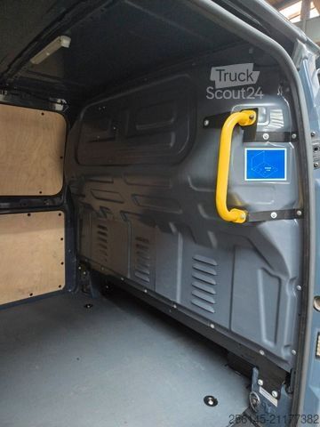 Minibus MERCEDES-BENZ Vito Kasten 110  Kamera Tempom. Klima Tüv neu E6