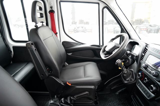 Fourgon benne basculante IVECO DAILY 35-160 / WYWROTKA / BRYGADÓWKA - 6 MIEJSC