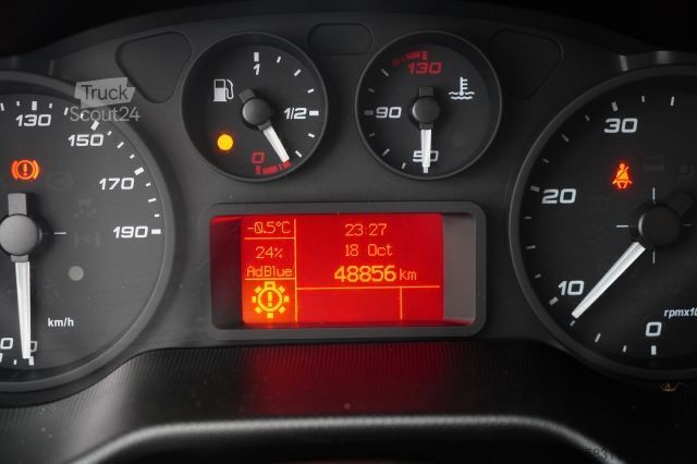 Fourgon benne basculante IVECO DAILY 35-160 / WYWROTKA / BRYGADÓWKA - 6 MIEJSC