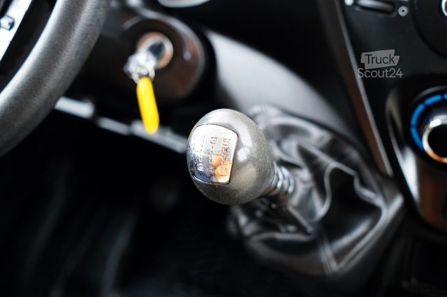 Fourgon isotherme frigorifique IVECO DAILY 35-140 / KONTENER 4,2 M  / BLI?NIAK   DMC: