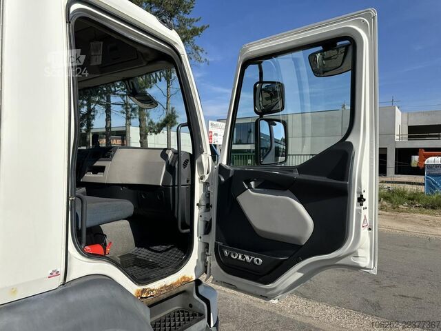 Prevoz v hladilniku/zamrznjenem stanju Volvo FL 240 14T - 4x2 - FRIGO THERMOKING SPECTRUM T-...
