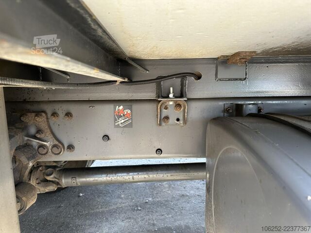 Prevoz v hladilniku/zamrznjenem stanju Volvo FL 240 14T - 4x2 - FRIGO THERMOKING SPECTRUM T-...