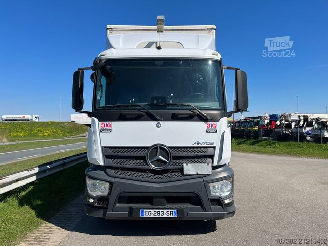 Suitcase MercedesBenz Antos 1836 4x2 Closed Box, double floor