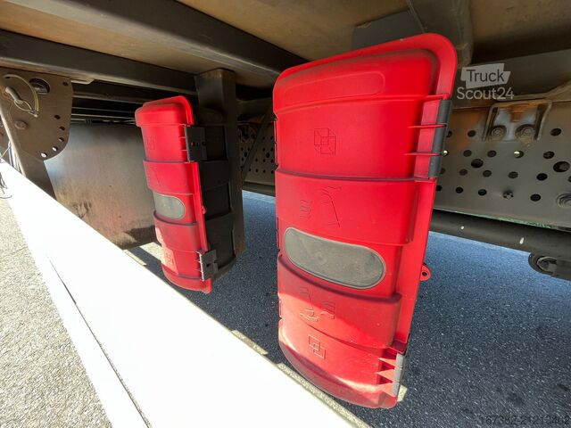 Suitcase MercedesBenz Antos 1836 4x2 Closed Box, double floor