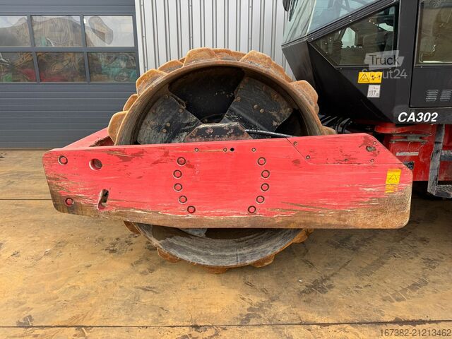 Simple cam roller Dynapac CA302PD (13.6t)