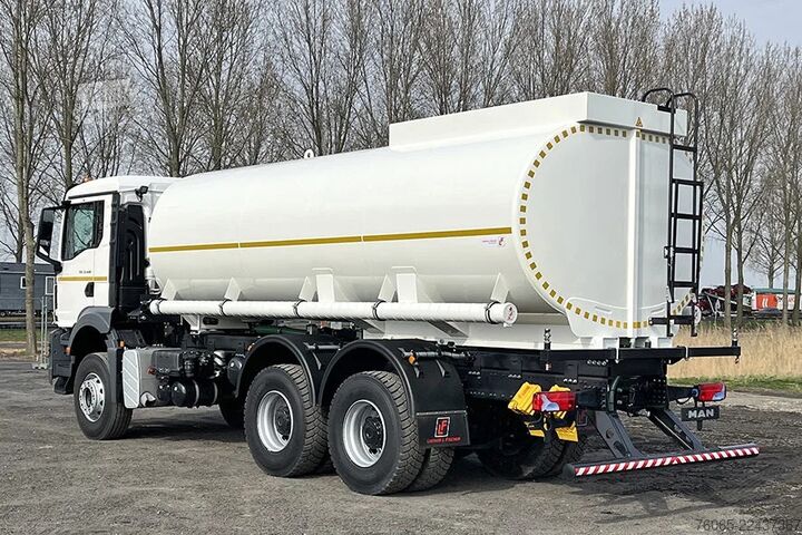 Camião-cisterna MAN TGS 33.400 BB CH Water Tank Truck (8 units)