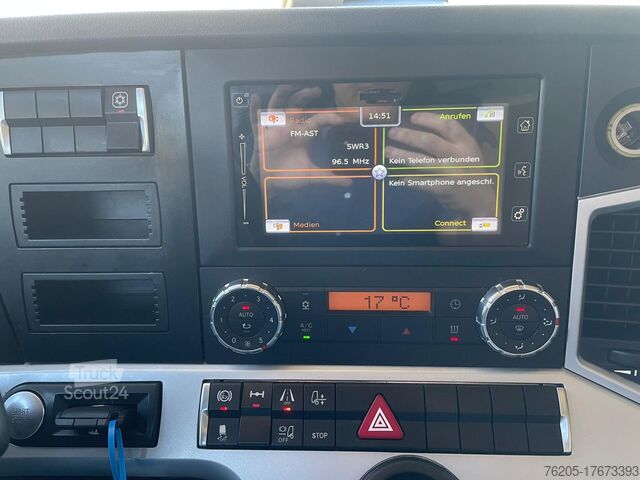 Standardni vlačilec Mercedes-Benz Actros 1851 LS BigSpace KlimaA STH Pano Luft