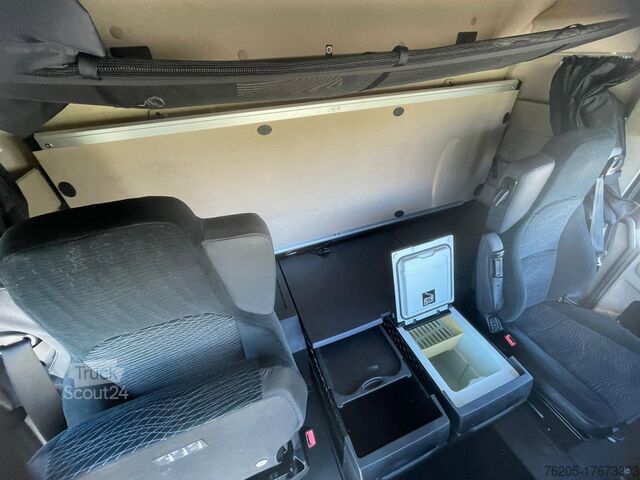 Standardni vlačilec Mercedes-Benz Actros 1851 LS BigSpace KlimaA STH Pano Luft