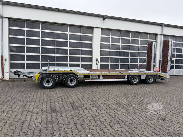 Remolque de plataforma baja Möslein T 4 VB H2  neuer 4 Achs Tieflader hydraulischen Rampen