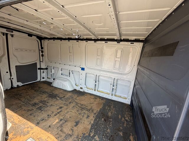 Panelová dodávka VW Crafter
