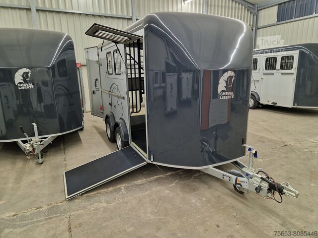 Hestetrailer Cheval Liberté Maxi 3 Heckflügeltüren 3500kg verfügbar Lager Neu
