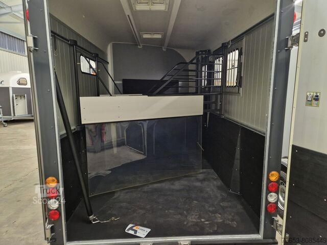 Vozidlo pro prepravu dobytka Cheval Liberté Aluline Maxi 3 mit Hecktüren 3500kg 3 Pferde Neu