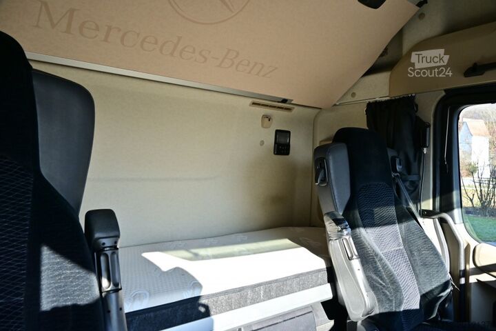 Samochód ciężarowy z plandeką typu platforma Mercedes-Benz Actros 1843 E6 Retarder LBW 2,76m Alu Reifen60%