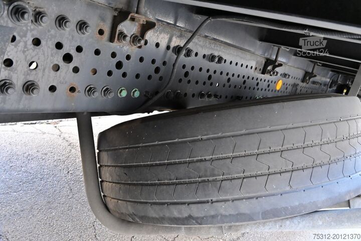 Samochód ciężarowy z plandeką typu platforma Mercedes-Benz Actros 1843 E6 Retarder LBW 2,76m Alu Reifen60%