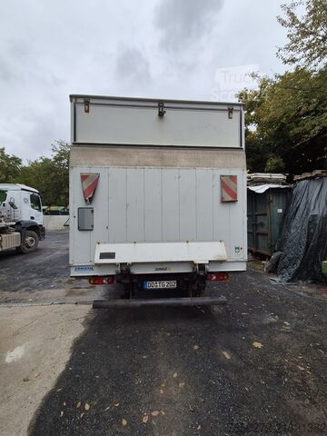 Piattaforma aerea montata su camion Fuso Canter 7C15 