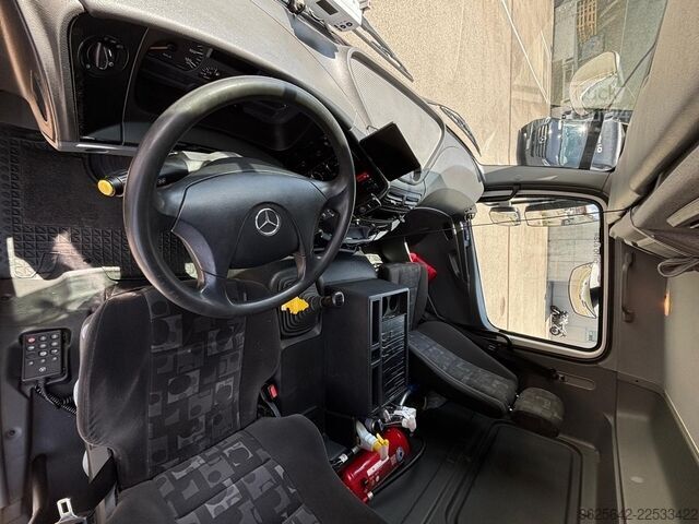 Kastes kravas automašīna Mercedes-Benz Axor 1833