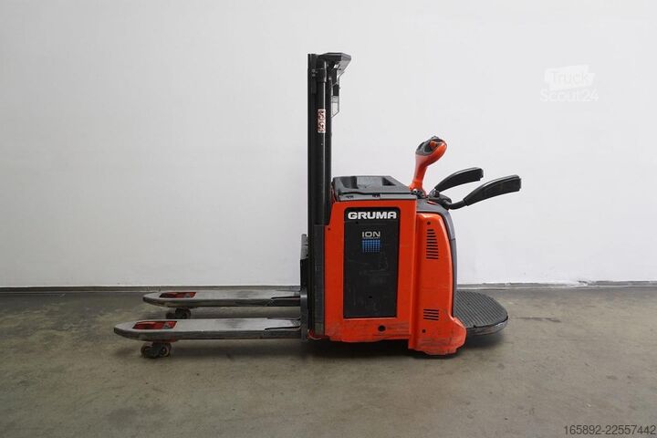Handmatige stapelaar Linde D 12 AP ION 133