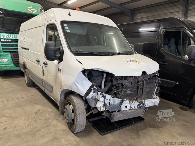 Camión con caja larga Renault 