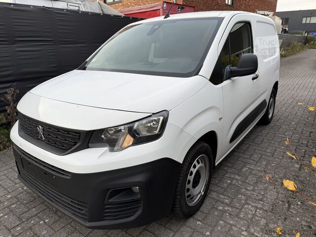 Monovolumen compacto Peugeot partner 1.5hdi 130pk euro6 Automaat