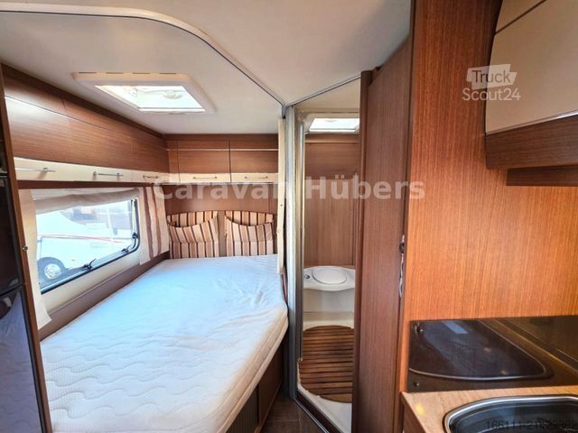 Autorulotă integrată BÜRSTNER Aviano I 709 - Einzel/Hubbett  -