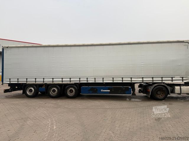 Semiremorcă deschisă cu prelată KRONE Planenauflieger mit Staplerhalterung