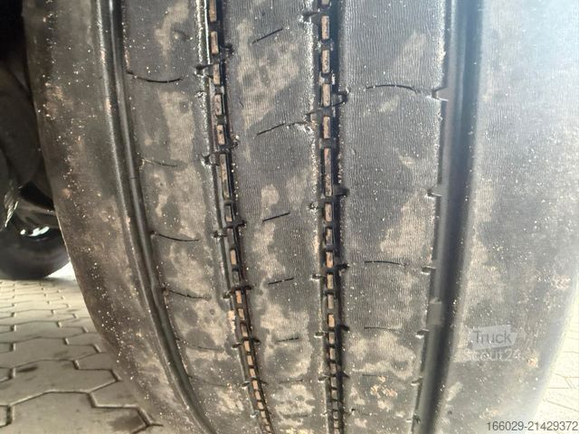 Semiremorcă deschisă cu prelată KRONE Planenauflieger mit Staplerhalterung