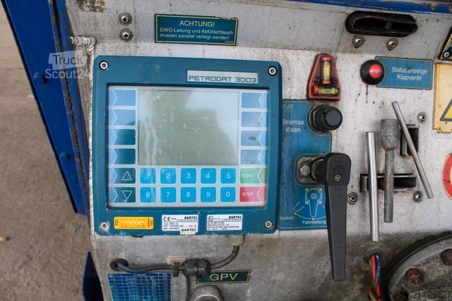 Semiremorcă cisternă  WILLIG Diesel/Benzin SELBSTAUSLÄUFER Nr.: 028