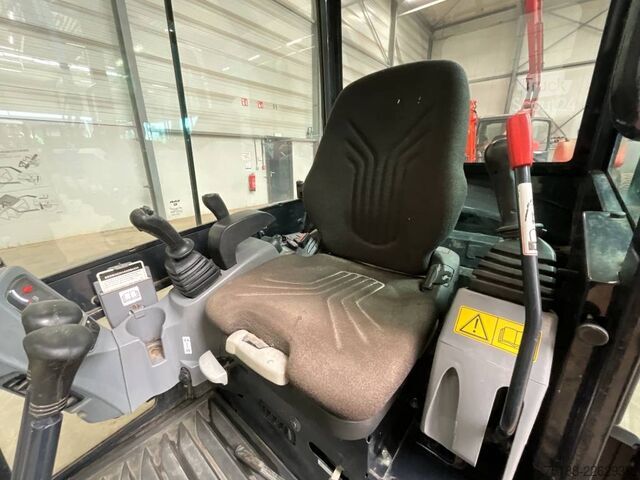 Mini-escavadora Kubota KX 019-4