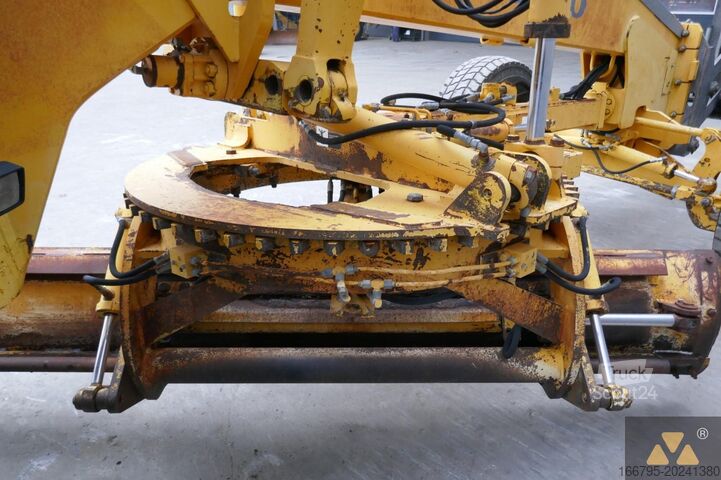 Grader Volvo G720B