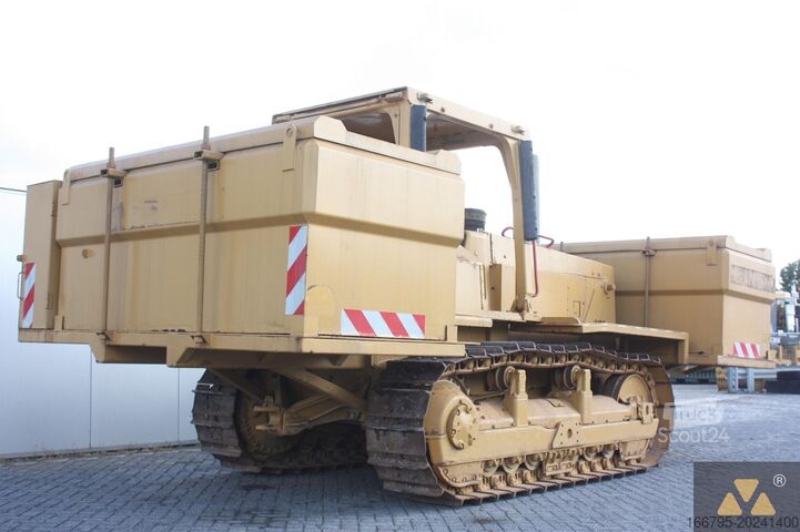 Топливный танкер Caterpillar D6E Caterpillar D6E Fuel tanker