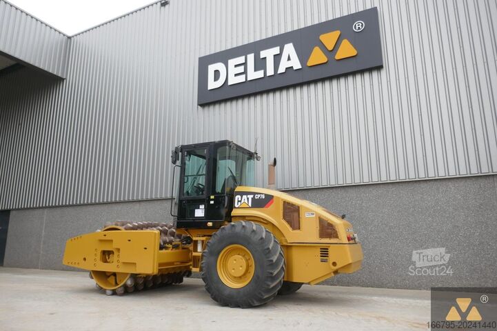 однобарабанный каток Caterpillar CP76