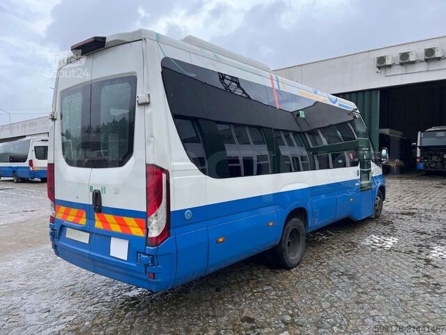 Trasporto persone IVECO Daily