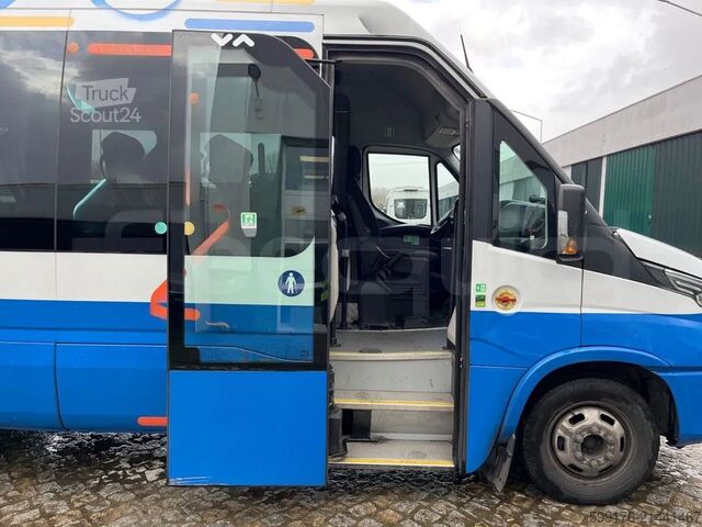 Trasporto persone IVECO Daily