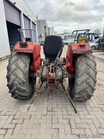 Tracteur classique Massey Ferguson 1458