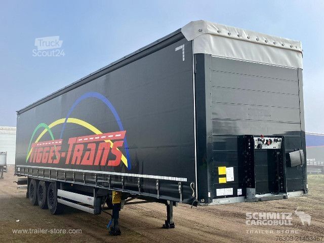 Auflieger mit Pritsche & Plane Schmitz Cargobull Curtainsider Standard Getränke