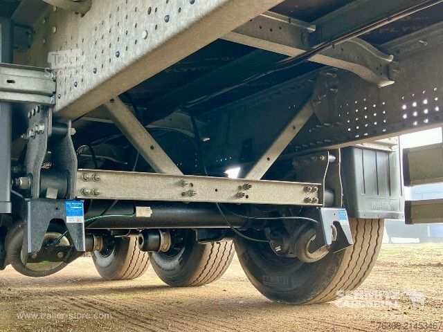 Auflieger mit Pritsche & Plane Schmitz Cargobull Curtainsider Standard Getränke