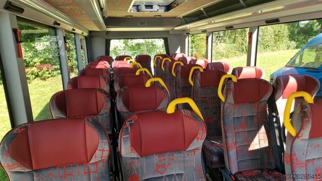 Minibus MERCEDES-BENZ 30 Sitzer Schulbus Transferbus 519 Stock