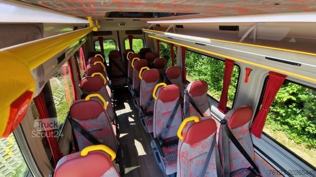 Minibuss MERCEDES-BENZ 515 Sprinter 22 Schlafsessel Lagerfahrzeug Stock