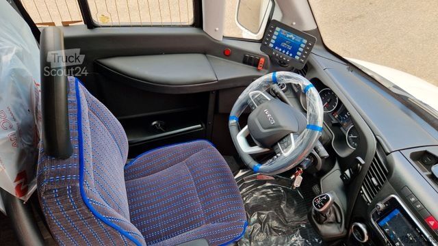 Kleinbus IVECO Daily 70 Vorlauffahrzeug Ferqui Sunrise 2,5 m B
