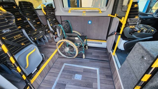 Stadsbus MERCEDES-BENZ 2 x Vorlauffahrzeug Bürgerbus Niederflur 9 Sitze