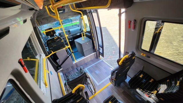 Stadsbus MERCEDES-BENZ 2 x Vorlauffahrzeug Bürgerbus Niederflur 9 Sitze