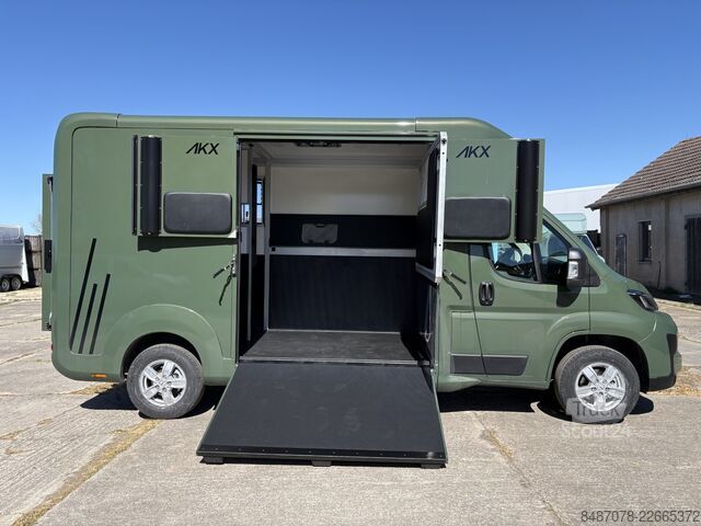 транспортьор за коне Opel Movano AKX Hengstausstattung Automatik
