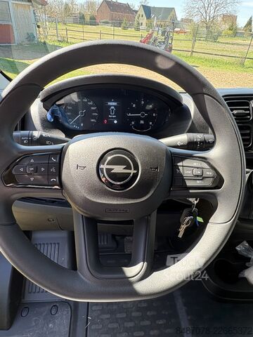 транспортьор за коне Opel Movano AKX Hengstausstattung Automatik