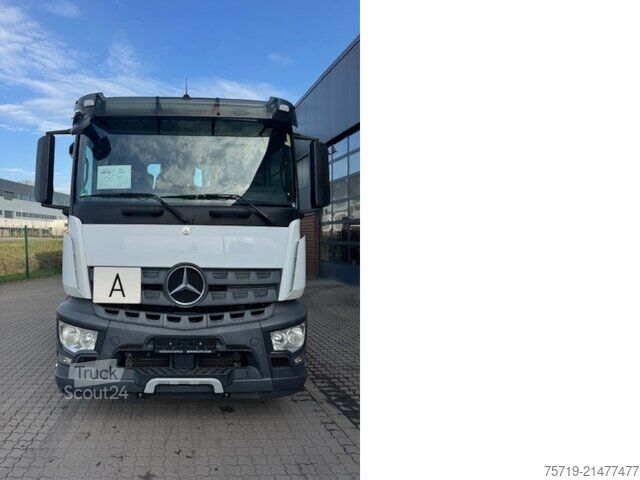 Fourgon Mercedes-Benz 3243 8x2 Arocs Chassis/Euro6