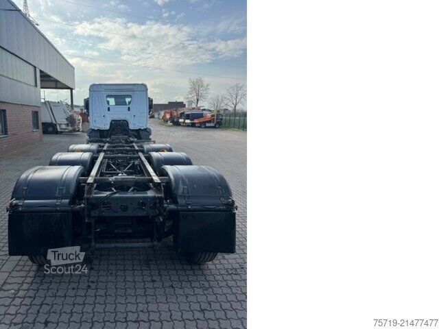 Fourgon Mercedes-Benz 3243 8x2 Arocs Chassis/Euro6