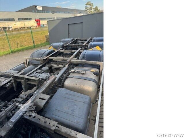 Fourgon Mercedes-Benz 3243 8x2 Arocs Chassis/Euro6