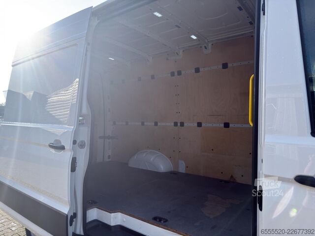 Panel van VW Crafter 35 2.0 TDI MR Hochdach RWD Heckantrieb AHK KAMERA