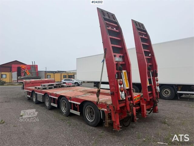  Bodex 4 axle machine trailer w/ hydraulic drive bridges