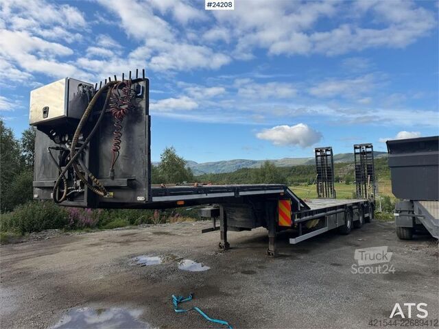  Istrail 3 axle machine trailer w/ extension, widening and
